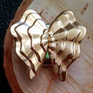 Vintage Avon Enchanted Wings Gold Tone Clip On Earrings